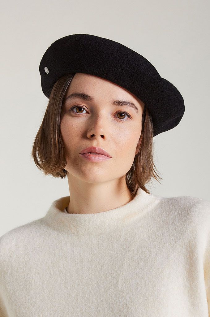 Traditional french black beret made in France | Maison Laulhère