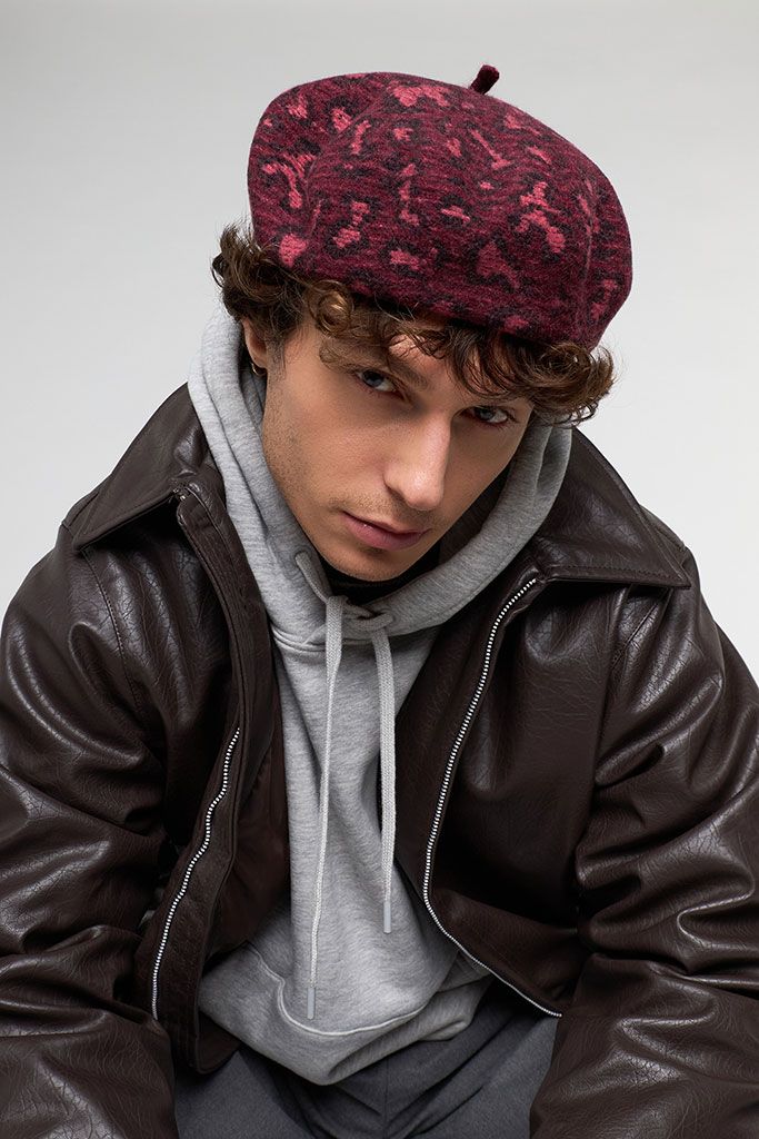 B&eacute;ret L&eacute;o