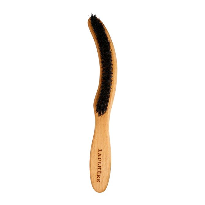 Free beret brush